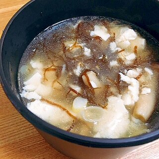 ふんわり♡くずし豆腐ともずくのスープ